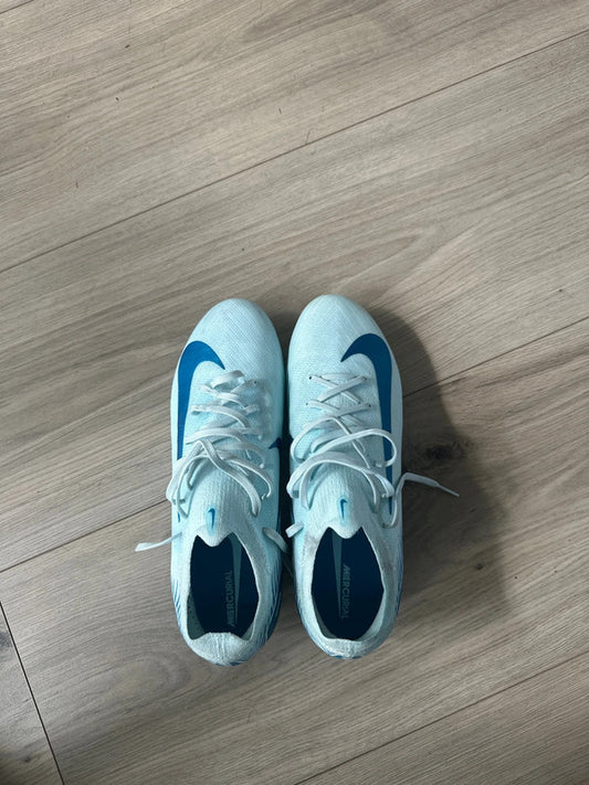 Fodboldstøvler Nike størrelse 42